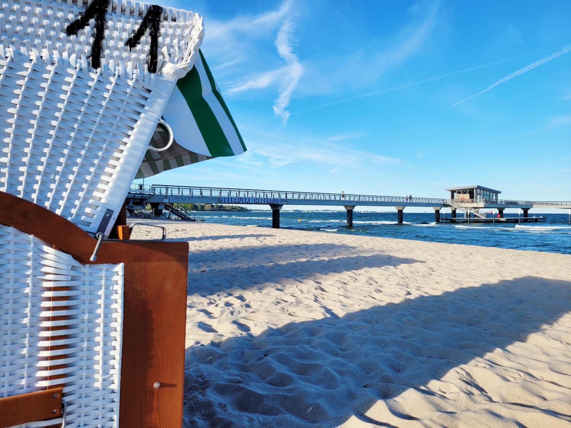 Hochwertige Ferienwohnung In Ruhiger Lage Mit Eigener Terrasse Und Parkplatz, Nur 7 Gehminuten Zum Strand Entfernt - Hoher Schlafkomfort Dank Boxspringbett Scharbeutz Exterior foto